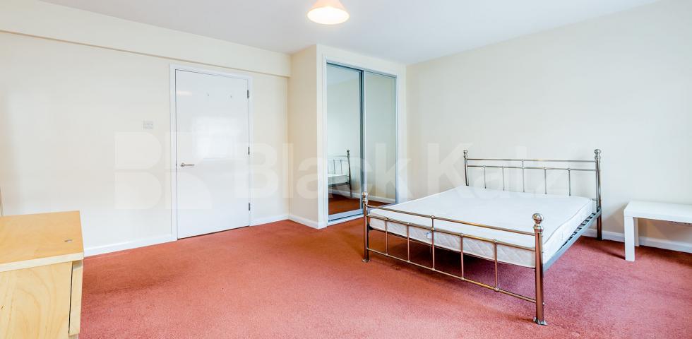 Fantastic spacious two bed by Goodge St Station Tottenham Court Road, West End